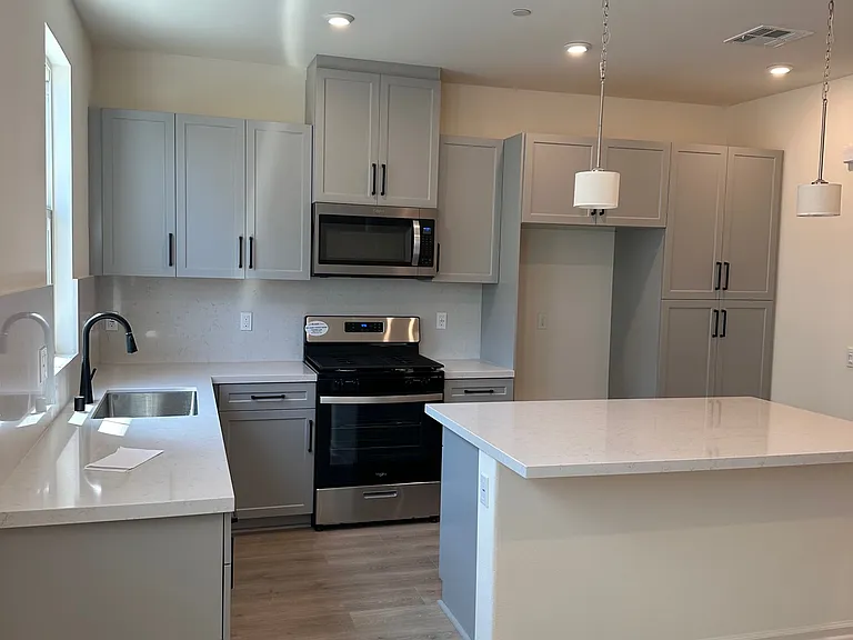 16339 Sandpiper Ave #B — Photo 2