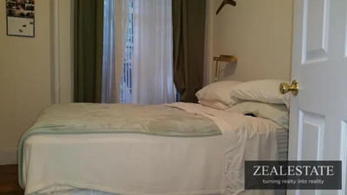 Rented by ZealEstate Group Inc | media 19