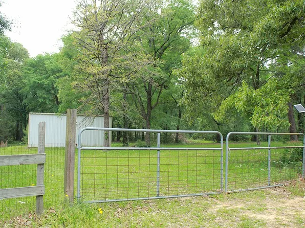 27930 Country Ln, Hockley, TX 77447