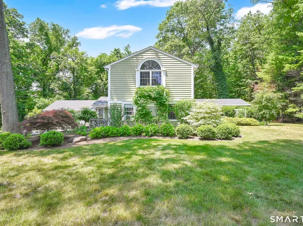 36 Woodside Circle, Simsbury, CT 06070