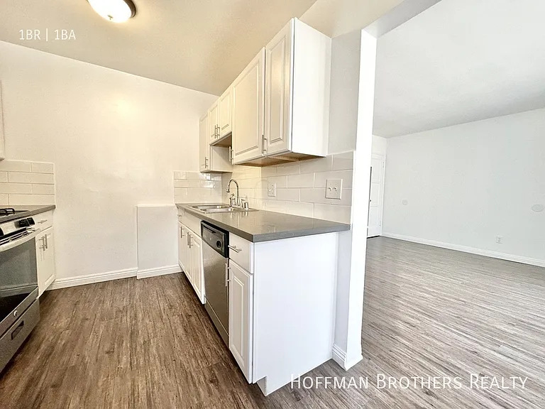 1841 S Curson Ave #D — Photo 5