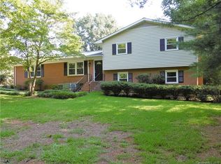1734 Windsor Dr, Lancaster, SC 29720