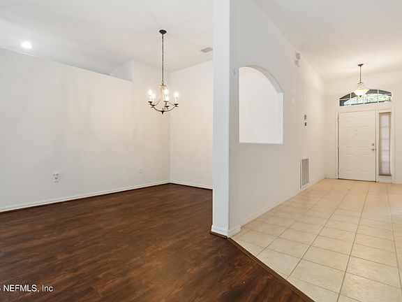 4th image of 940 TAVERNIER Circle NE