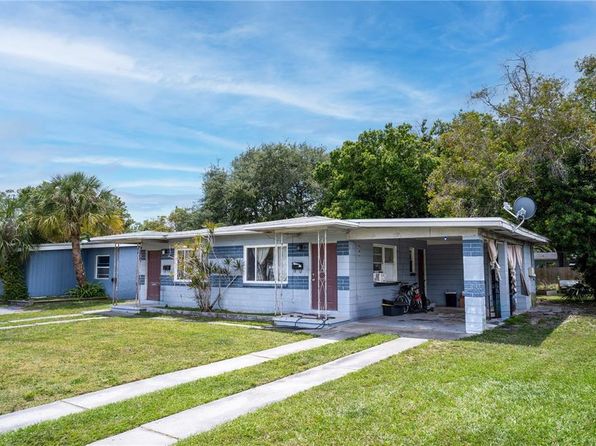 saint-petersburg-florida-348493392 picture