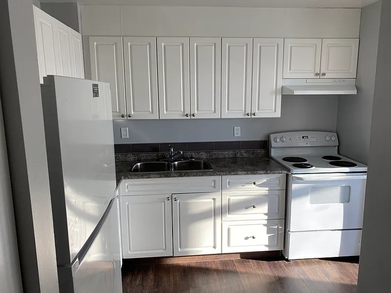 9501 Manning Ave — Photo 9