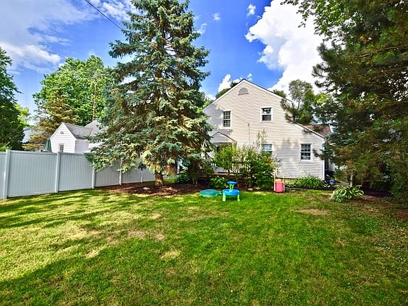 3rd image of 245 Merchant Ave