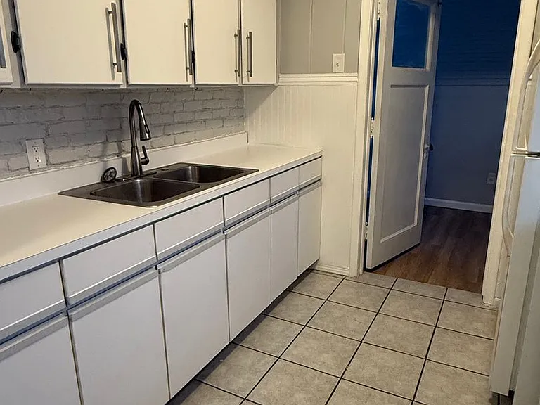 25202 Firwood Ave — Photo 12