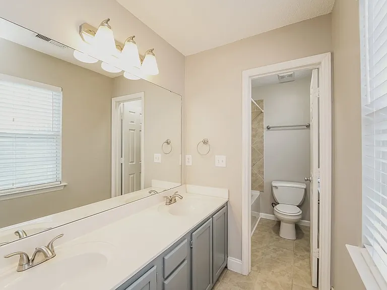 5906 Prestwick Ln — Photo 12