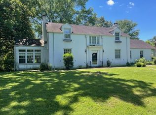 1303 Chickasaw Rd, Paris, TN 38242