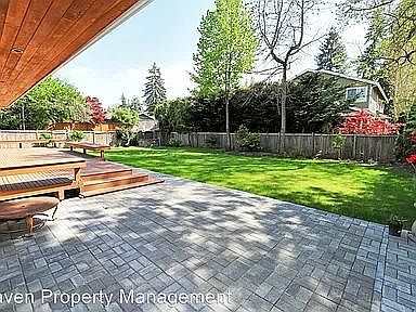 3rd image of 10711 NE 19th Pl