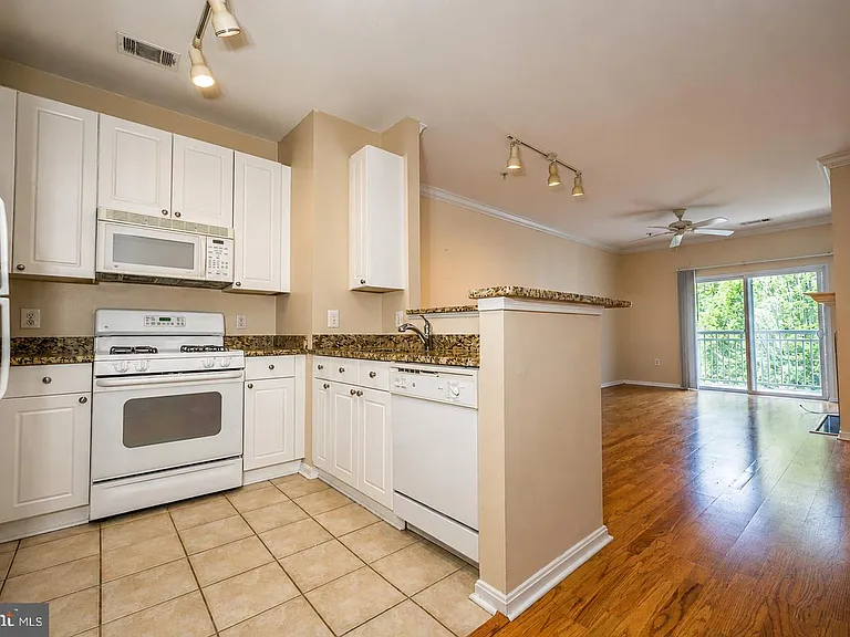 2765 Centerboro Dr #368 — Photo 7