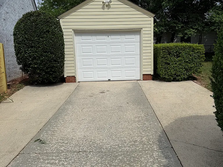 1002 N Rotary Dr — Photo 2