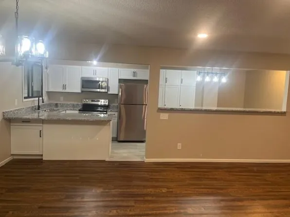 13358 Hughes Ct, Apple Valley, MN 55124