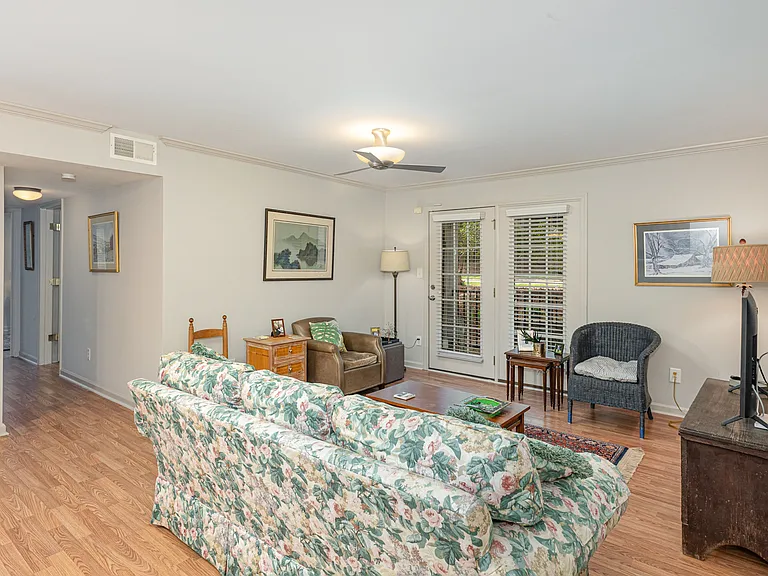 2216 Myron Dr #102 — Photo 5