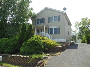 415B Raritan Ave, Raritan, NJ 08869