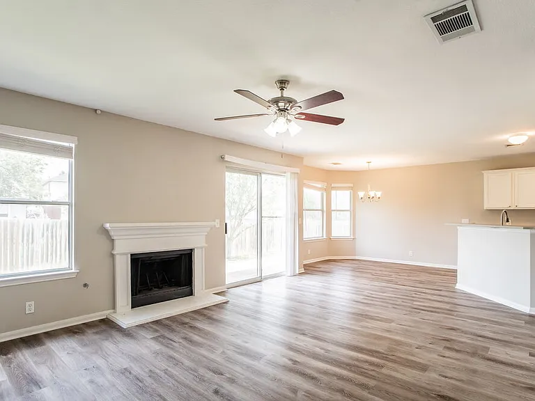 21013 Godolophin Ct — Photo 5