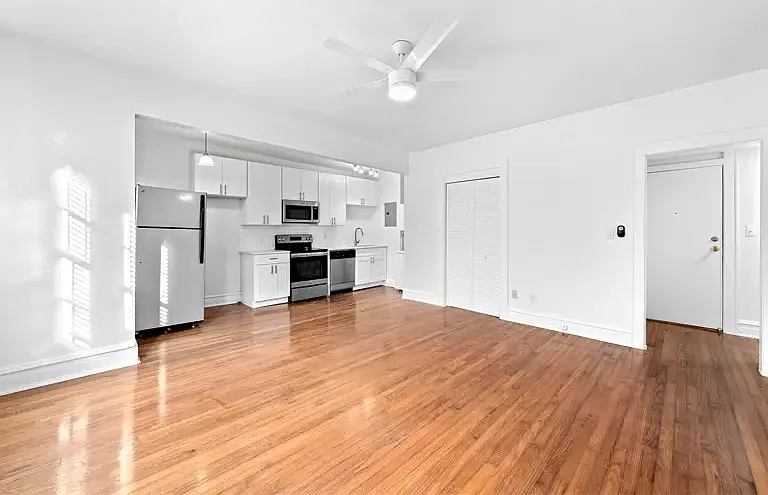 Innovo Living Hyde Park — Photo 76