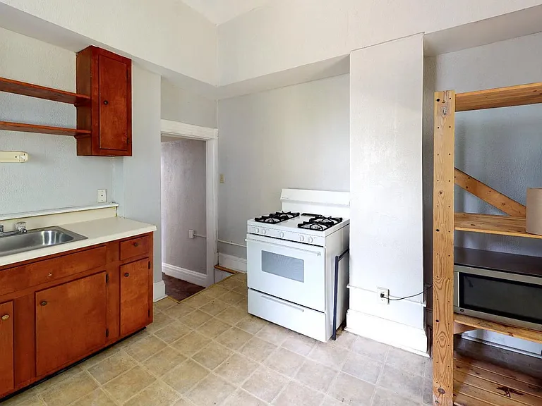 2222 Flora St — Photo 3