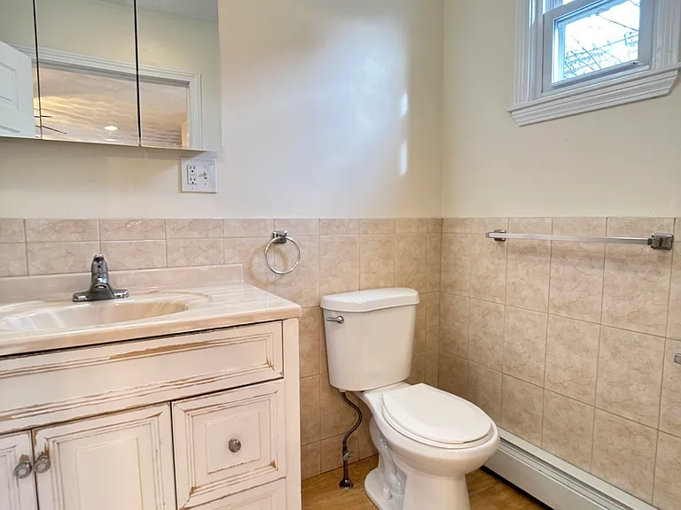 1092-1098 Cambridge St #1094 — Photo 5