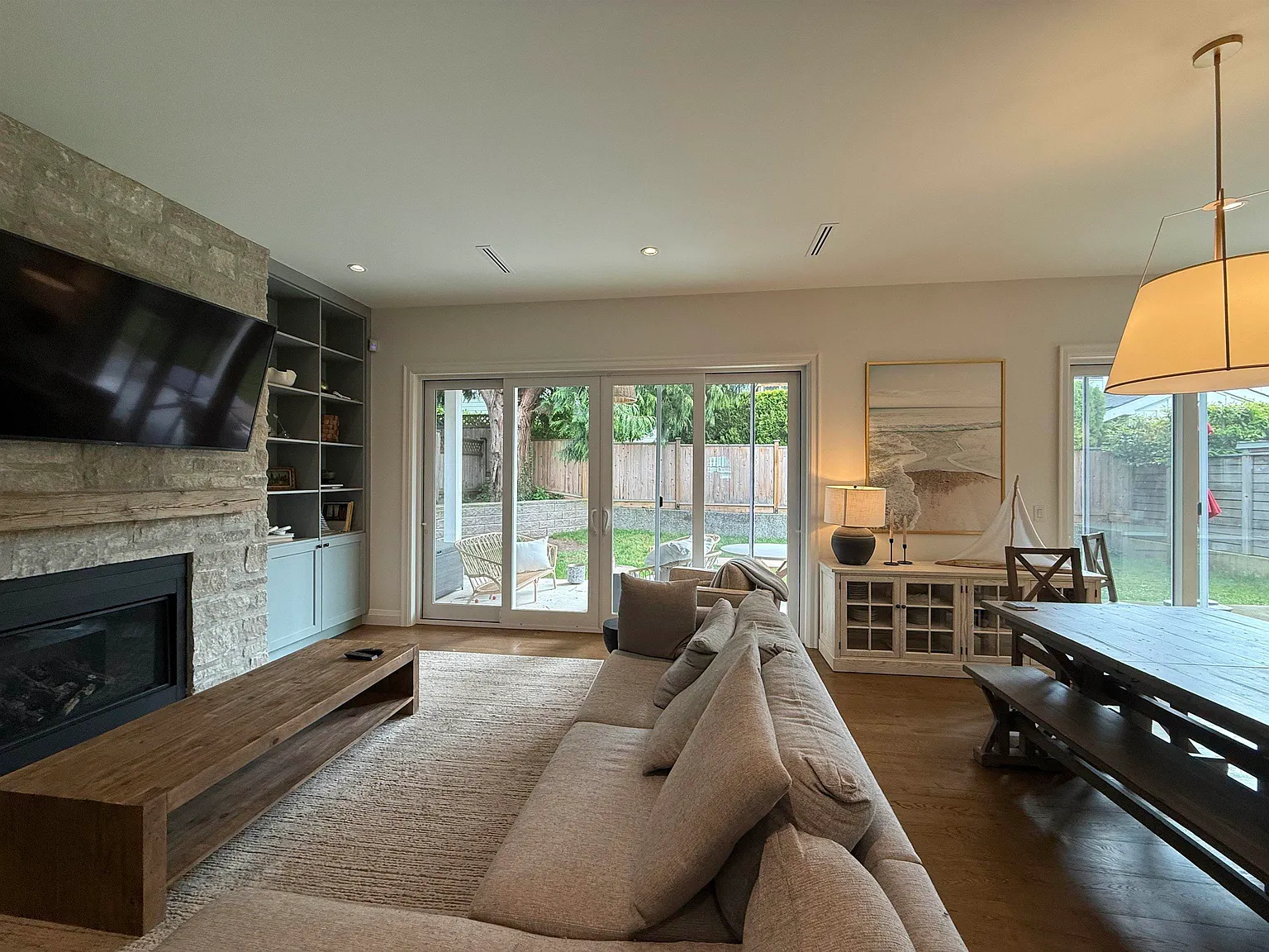 4 bed, 2600 sqft, $5,500 — Photo 3
