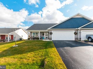 598 Dripping Spring Dr, Hedgesville, WV 25427