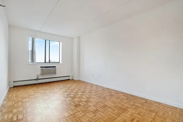 Rented by Bond New York | media 4