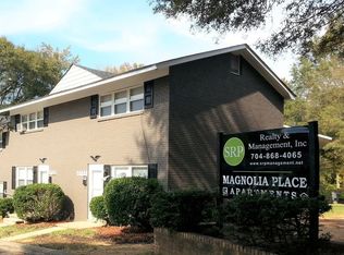 2740 Pitts Dr, Charlotte, NC 28216