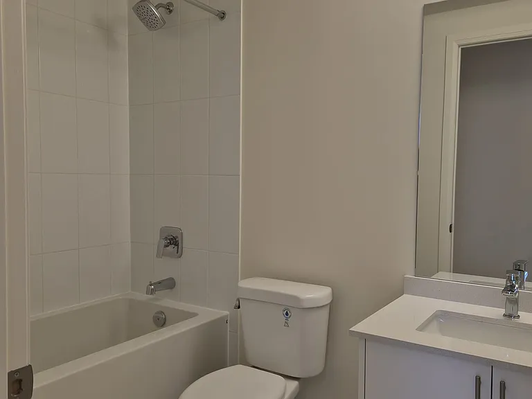 27 Korda Gate #2810 — Photo 15
