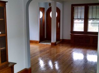 900 Canfield Rd, Park Ridge, IL 60068