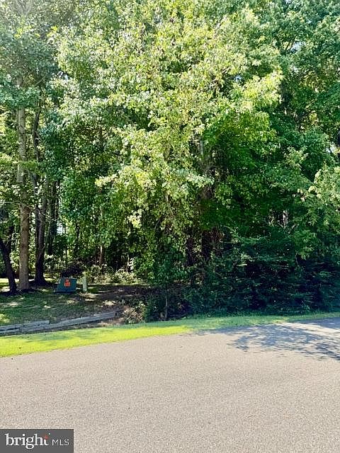 1st image of 119 S Dolly Cir
