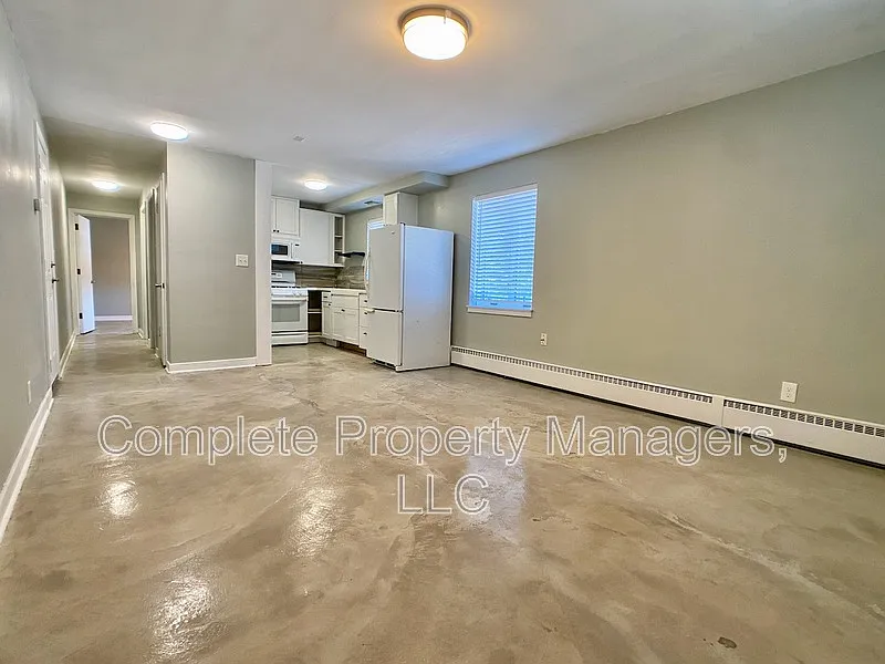 424 Bridge Ave #3