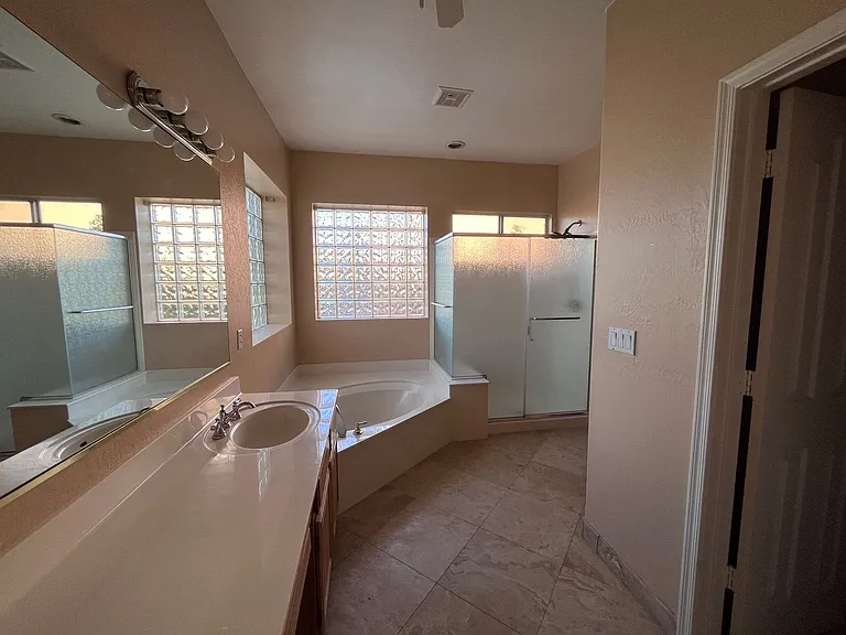 4746 W Carla Vista Dr — Photo 32