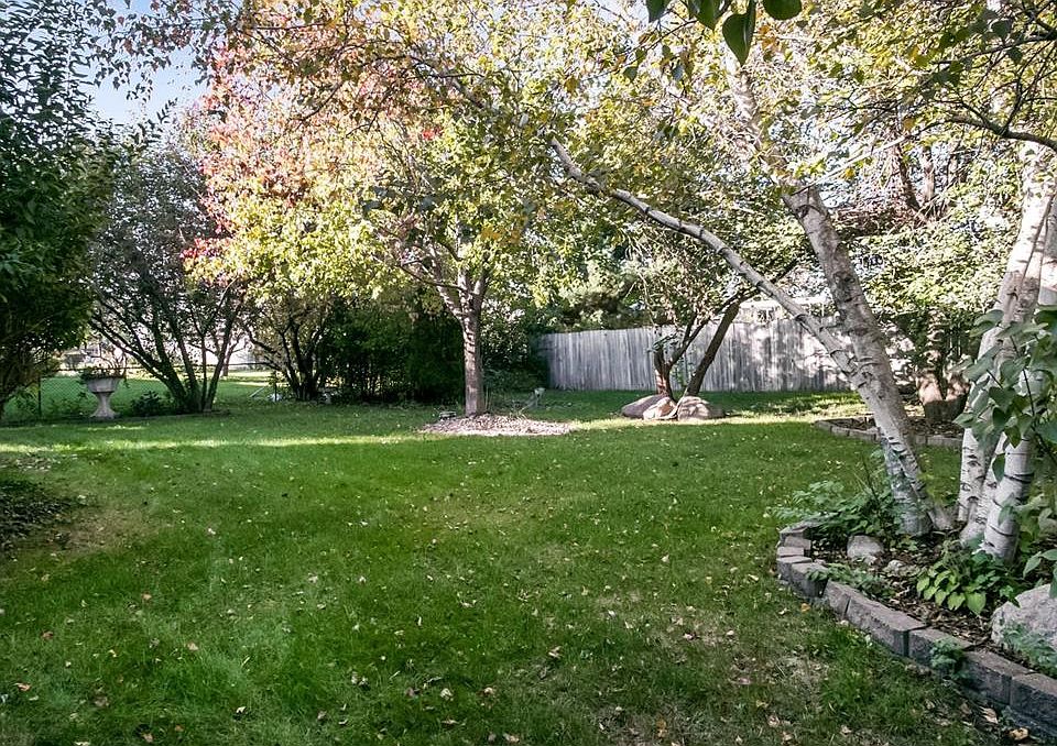 1st image of 900 Saint Andrews Dr