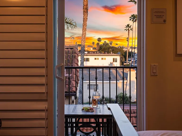 886 Felspar St — Photo 28