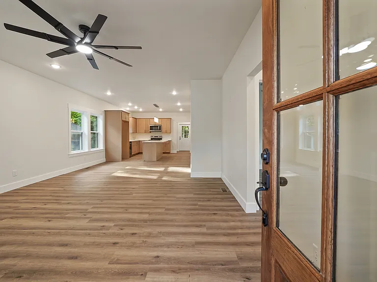 1308 Ezell St NE — Photo 7