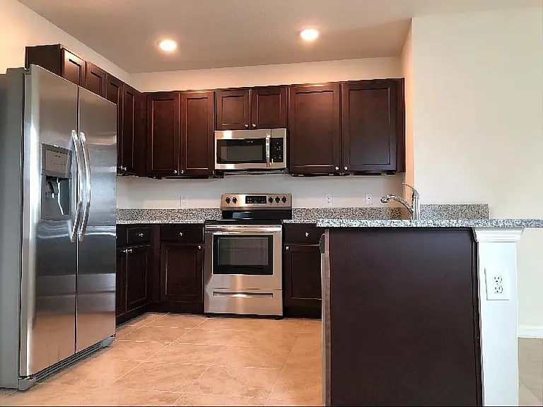 3211 Surfbird St — Photo 4