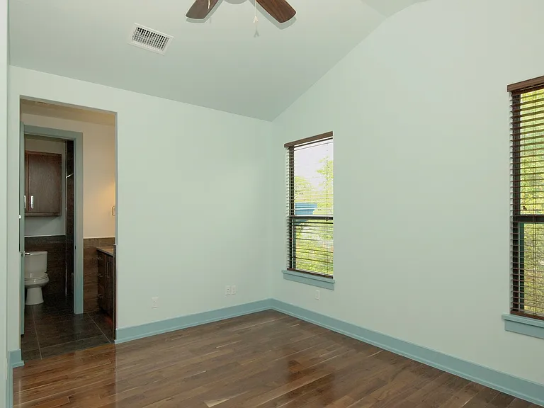 306 Franklin Blvd — Photo 30