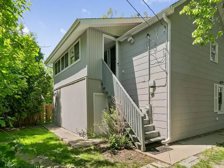 225 W Park Ave — Photo 13
