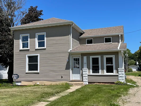210 W 1st St, Wyanet, IL 61379
