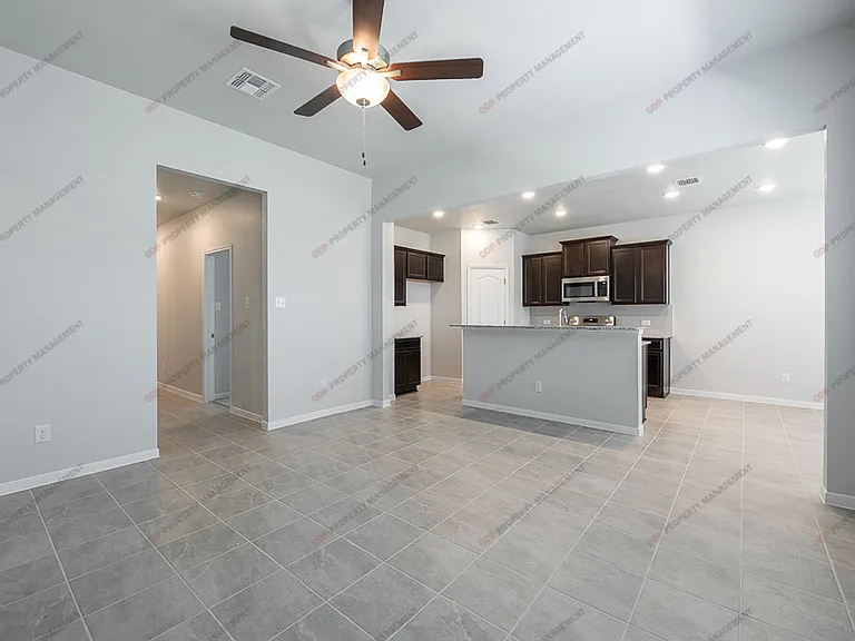 711 Friars Landing Dr — Photo 14