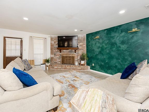 3rd image of 9729 Banway Dr