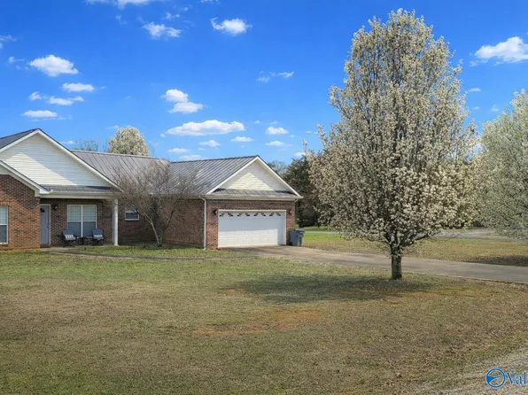 10 Sonya Ln, Florence, AL 35633