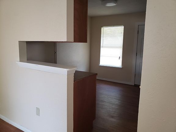 2nd image of 209 Baldwin Ave