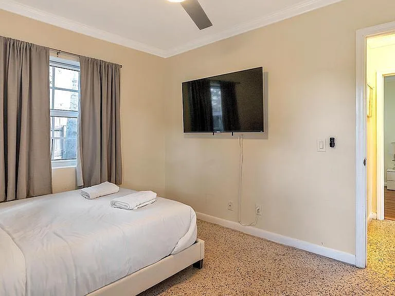 802 N J St — Photo 18