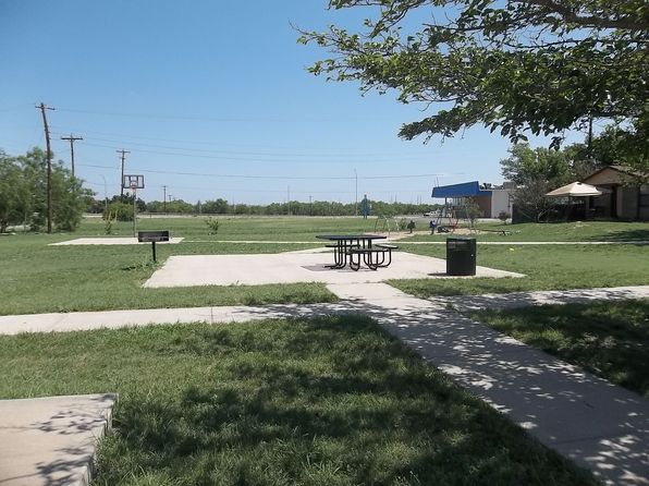 Walnut Hill Apartments | 309 Walnut Hill Dr, Baird, TX