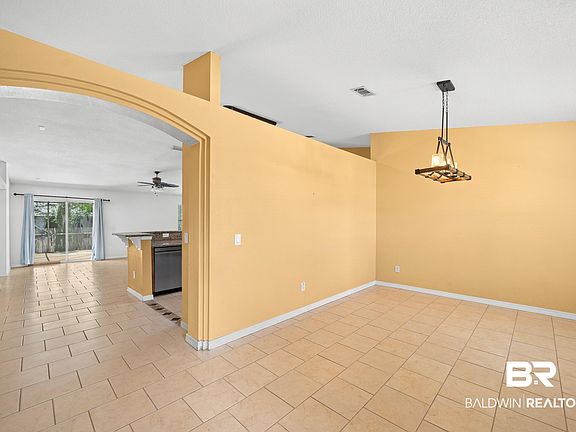 5th image of 3 Martin Cir
