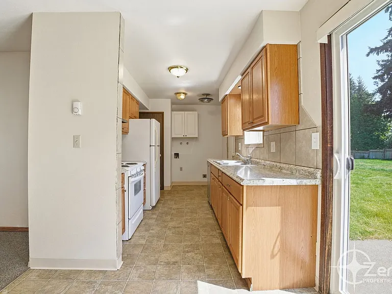 166 Virginia St #B — Photo 7