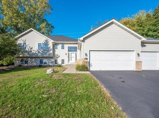 13420 Commonwealth Dr, Burnsville, MN 55337