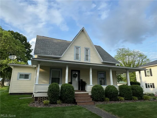 321 Maple St SW, Sugarcreek, OH 44681