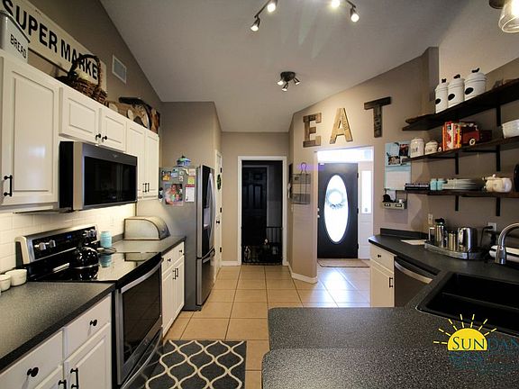 3rd image of 6969 Brighton Oaks Blvd
